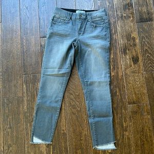 'Ab'Solution Frayed Step Hem Skinny Jeans by Wit & Wisdom size 4P NWOT